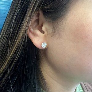 Rolord pair of 18kt yellow gold earrings with 2 round cut 1ct moissanite